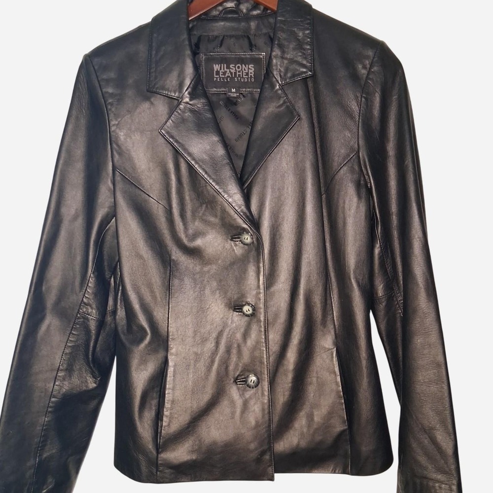 Womens beautiful Wilson's Black Leather Jacket pockets button front Size M